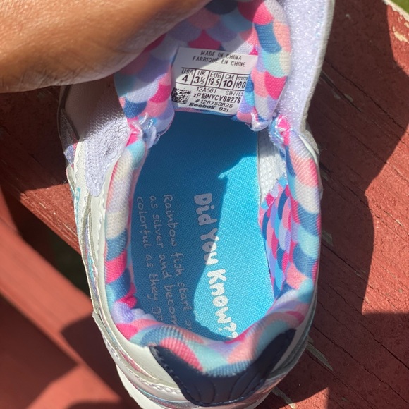 Reebok Rainbow Fish Royal Classic Jog 2 sneaker. - Picture 4 of 8